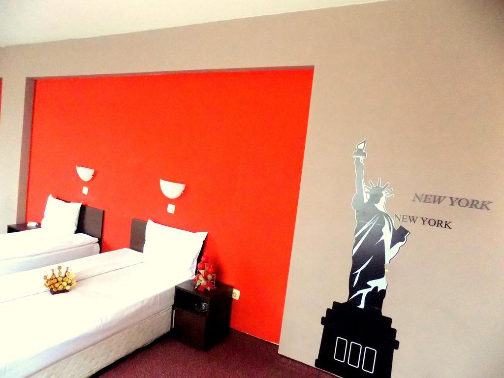 Hotel Alexander София Номер фото